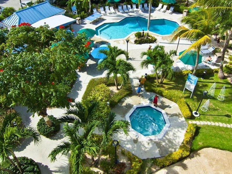 Hampton By Hilton Grand Cayman Seven Mile Beach George Town Exterior foto
